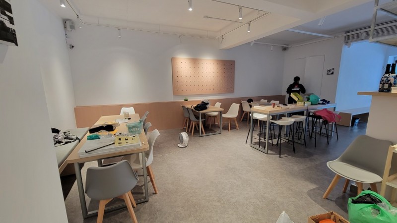 feed_zone_cafe_2.jpg