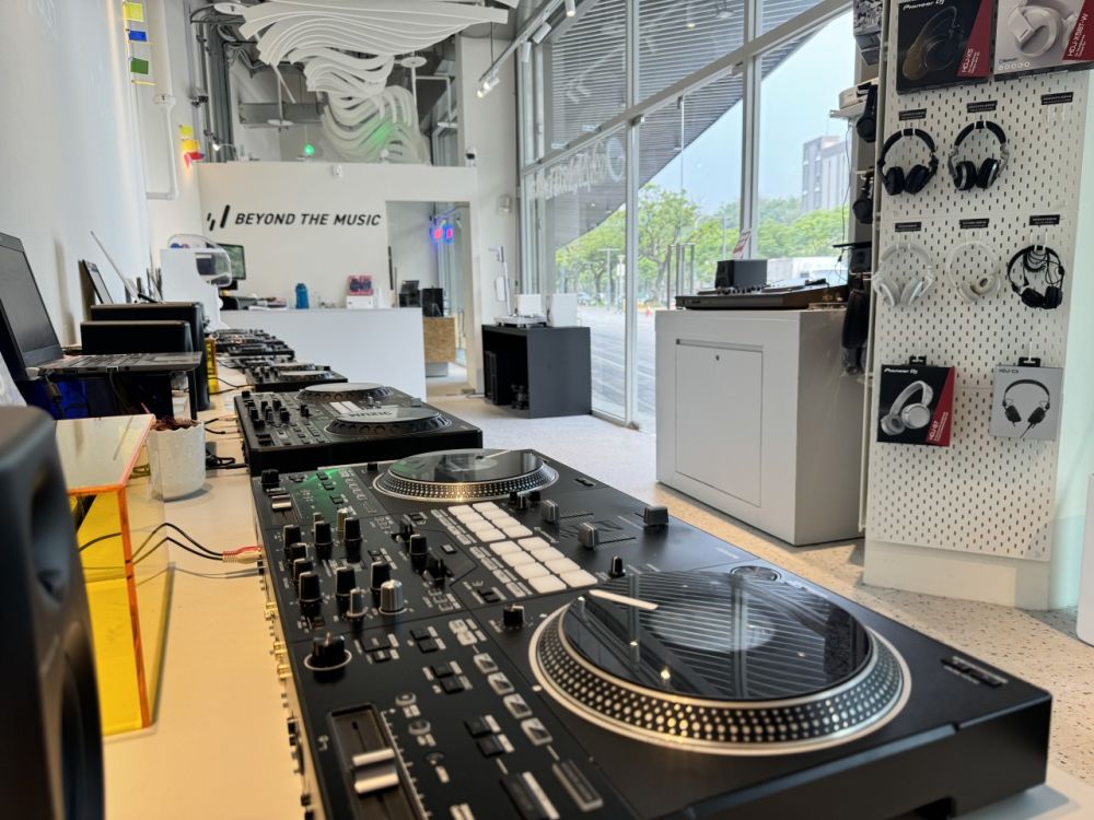 Pioneer DJ AlphaTheta